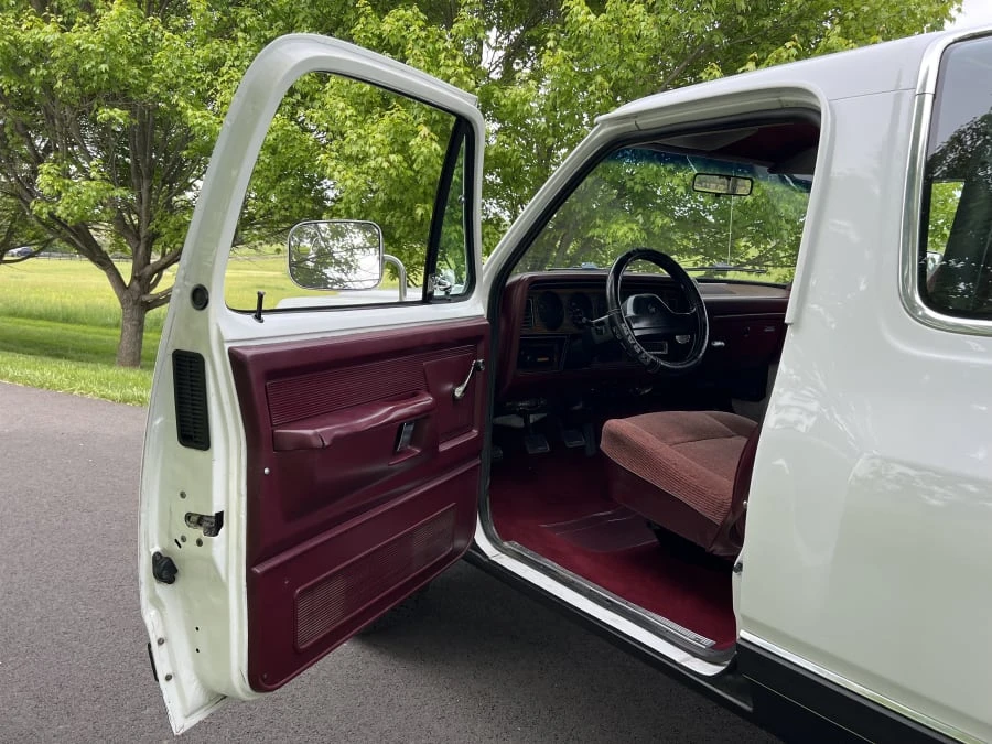 1989 Dodge Ramcharger - Image 13 of 18