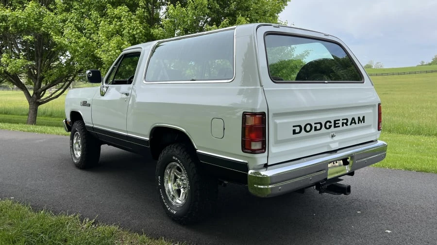 1989 Dodge Ramcharger - Image 11 of 18