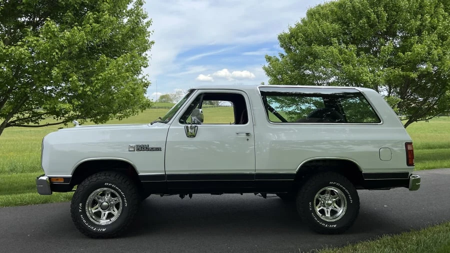 1989 Dodge Ramcharger - Image 7 of 18