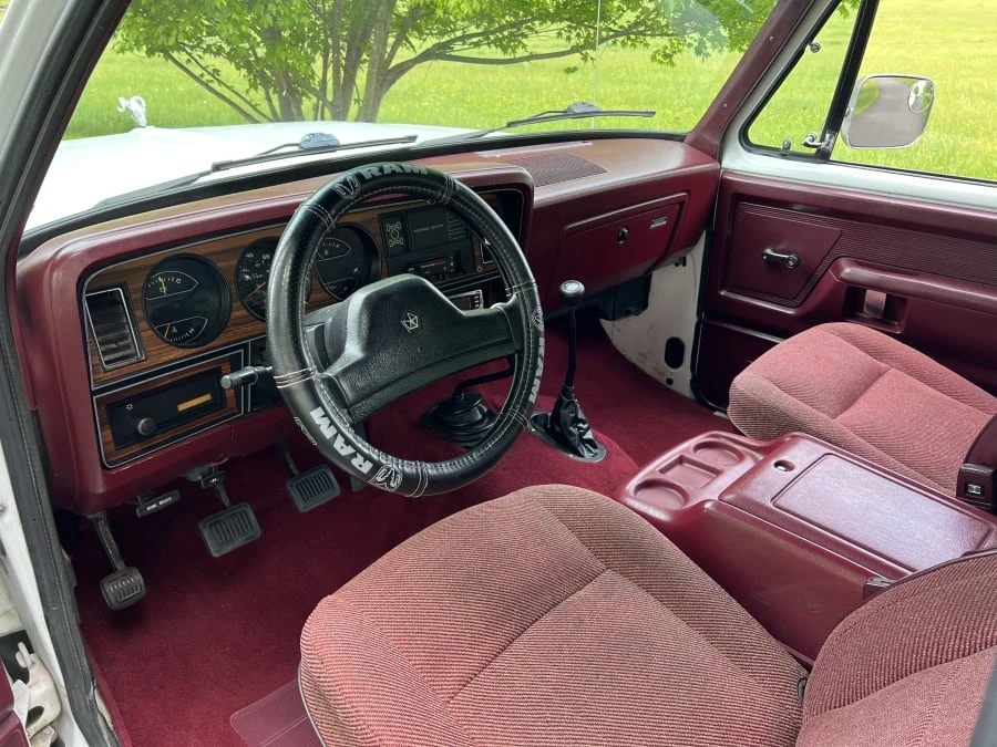 1989 Dodge Ramcharger - Image 12 of 18