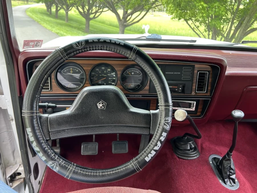 1989 Dodge Ramcharger - Image 15 of 18