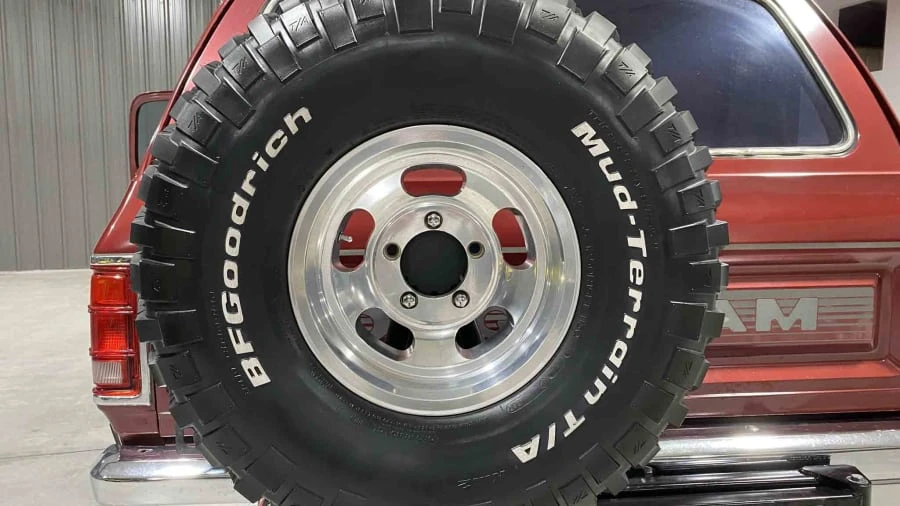 1989 Dodge Ramcharger - Image 14 of 24