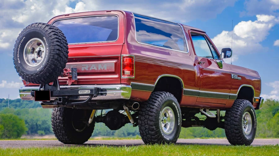 1989 Dodge Ramcharger - Image 3 of 19