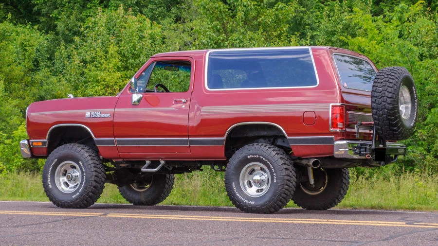 1989 Dodge Ramcharger - Image 16 of 19