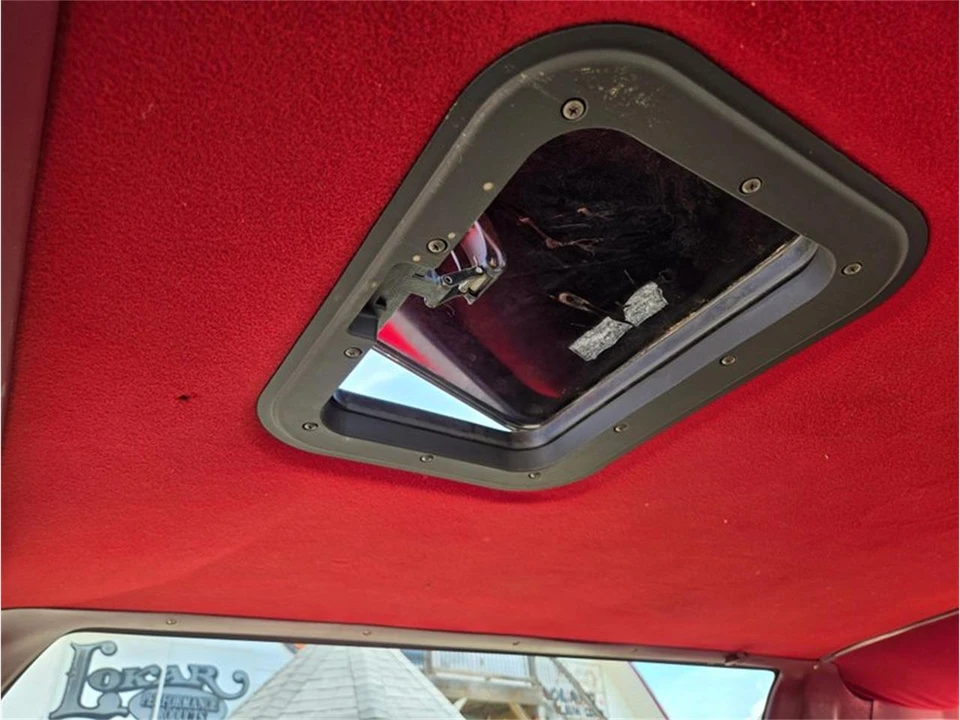 1989 Dodge Ramcharger - Image 28 of 31