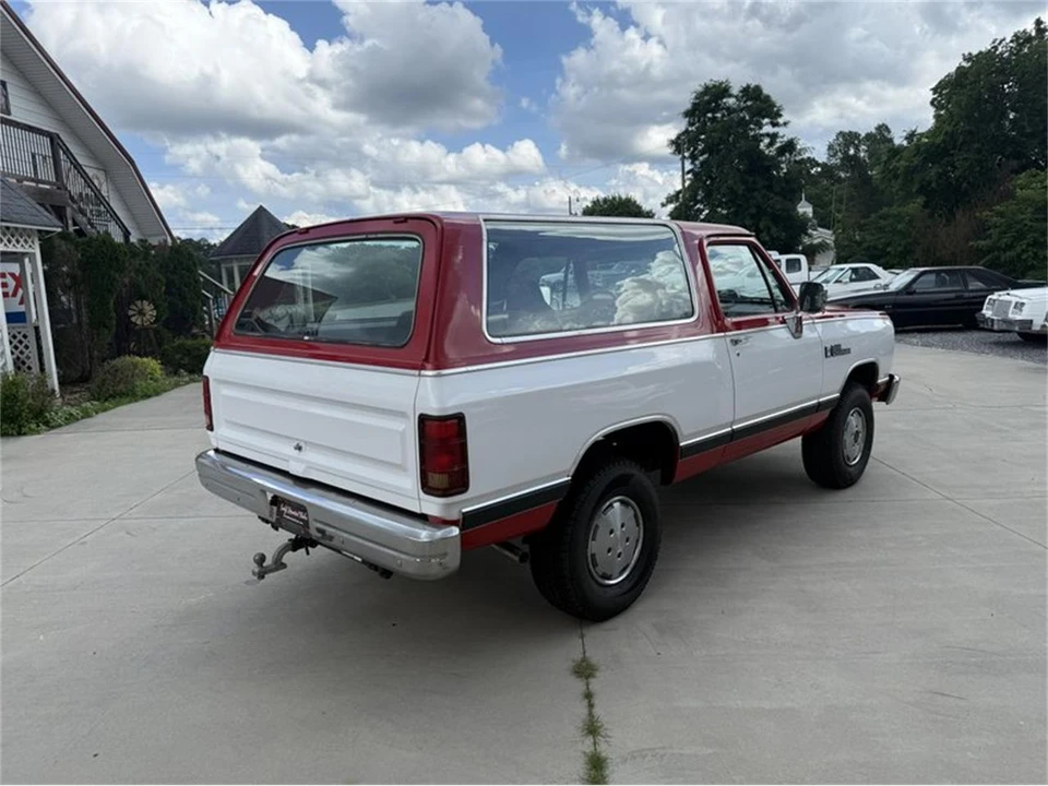 1989 Dodge Ramcharger - Image 9 of 31
