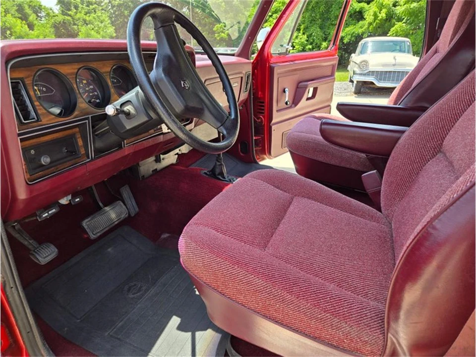 1989 Dodge Ramcharger - Image 18 of 31
