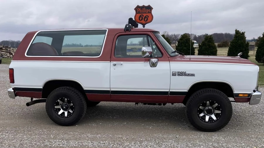 1989 Dodge Ramcharger - Image 8 of 9