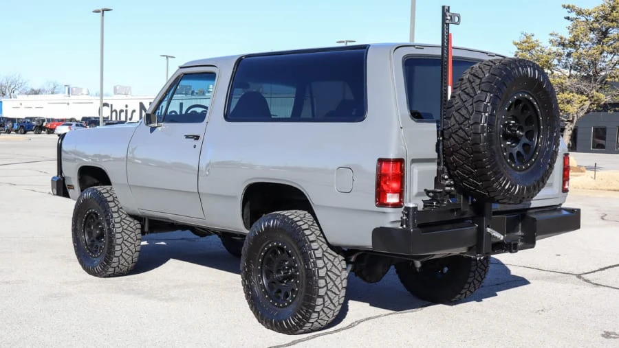 1989 Dodge Ramcharger - Image 9 of 23