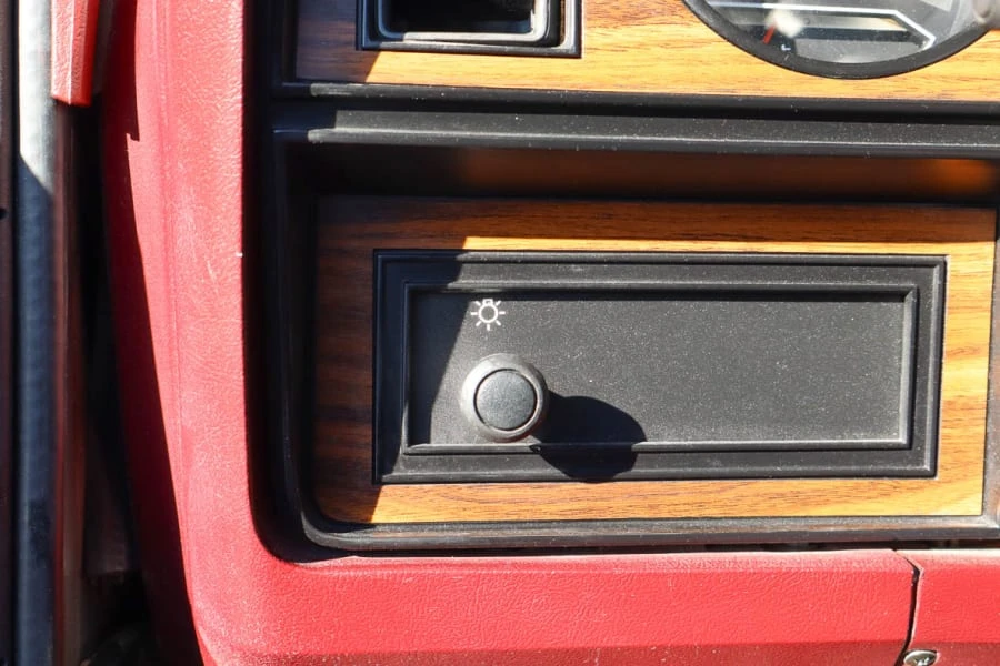 1989 Dodge Ramcharger - Image 20 of 23