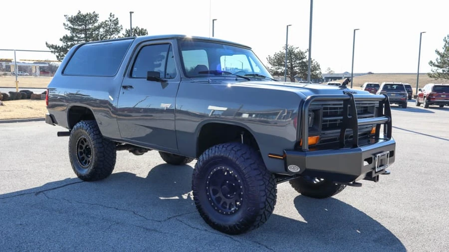 1989 Dodge Ramcharger - Image 6 of 23