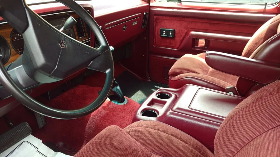 1989 Dodge Ramcharger - Image 2 of 3