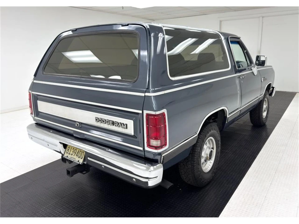 1989 Dodge Ramcharger - Image 5 of 31
