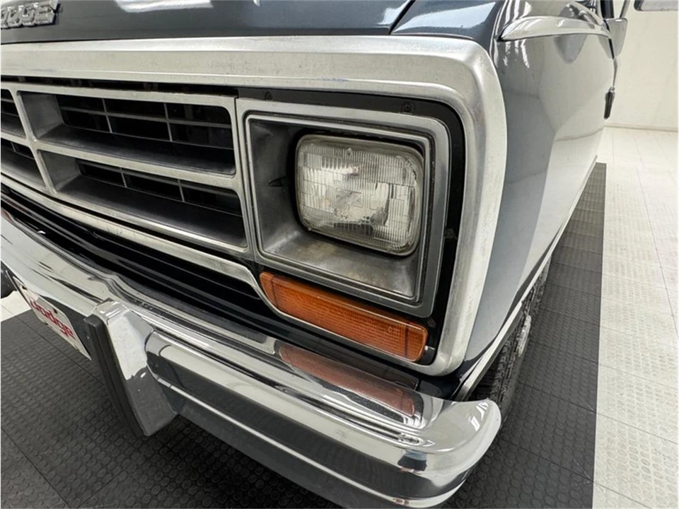 1989 Dodge Ramcharger - Image 11 of 31