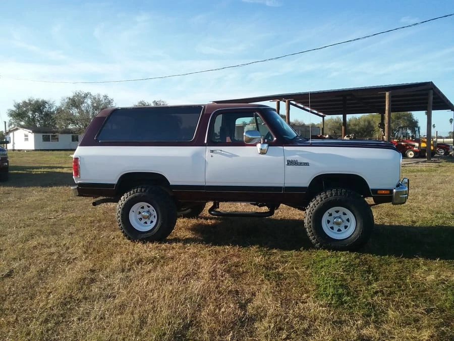 1989 Dodge Ramcharger - Image 11 of 12