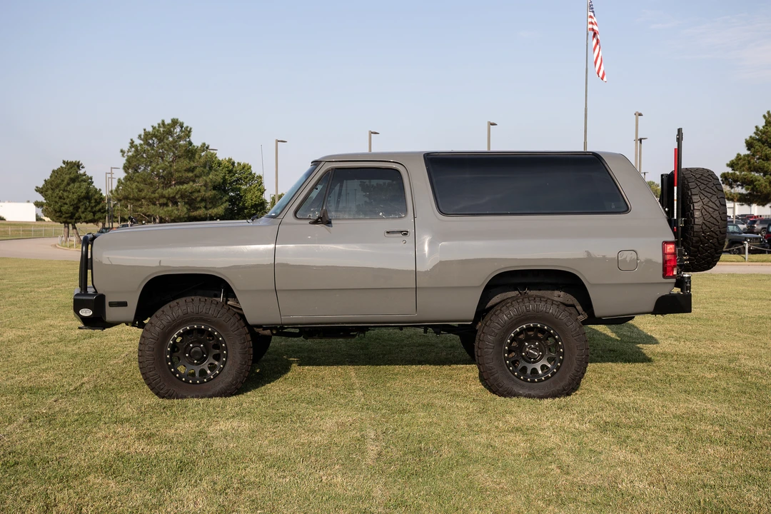 1989 Dodge Ramcharger - Image 8 of 31