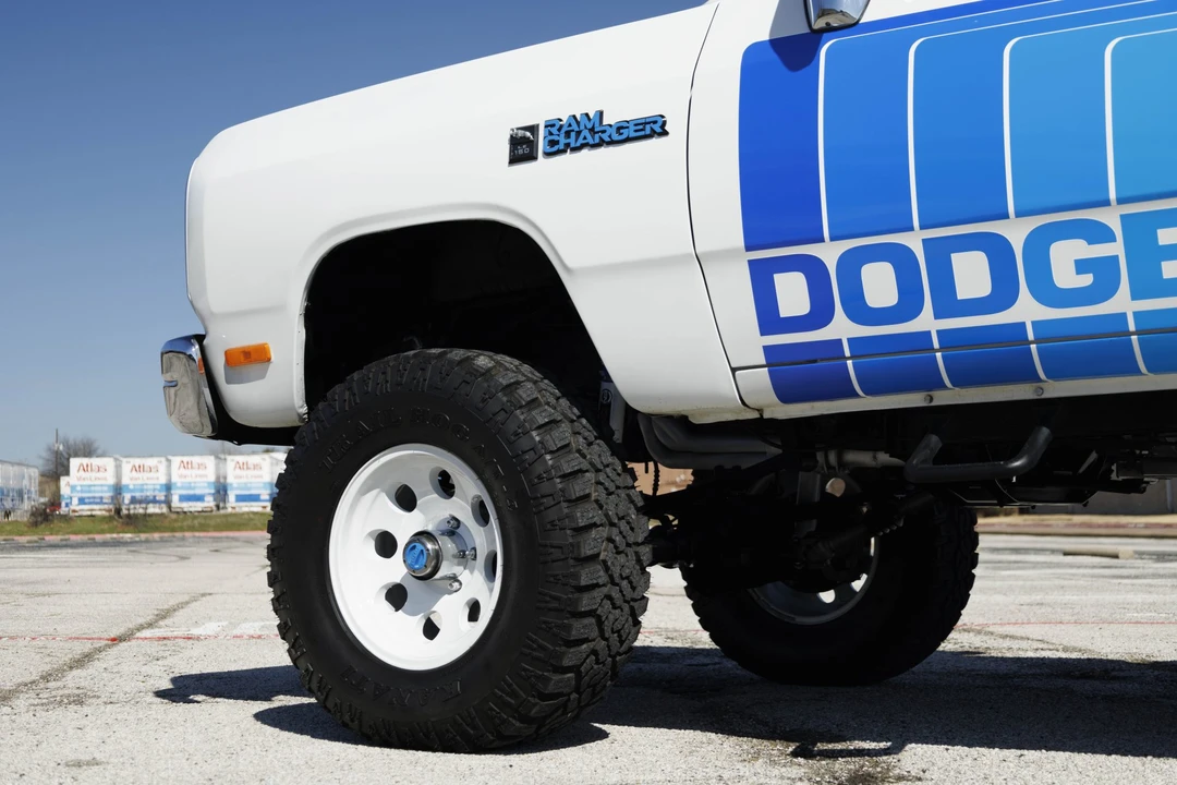 1989 Dodge Ramcharger - Image 12 of 31
