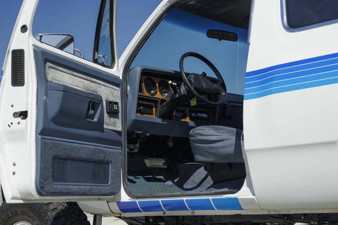 1989 Dodge Ramcharger - Image 23 of 31