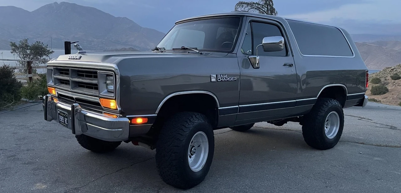 1989 Dodge Ramcharger - Image 28 of 31