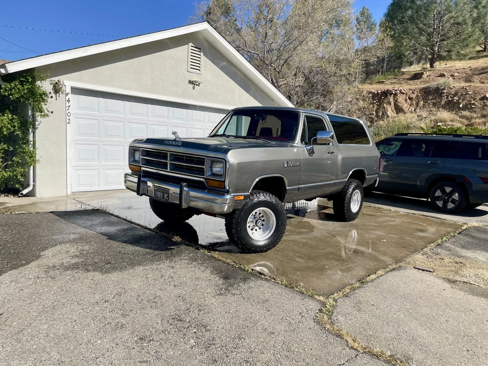 1989 Dodge Ramcharger - Image 2 of 31