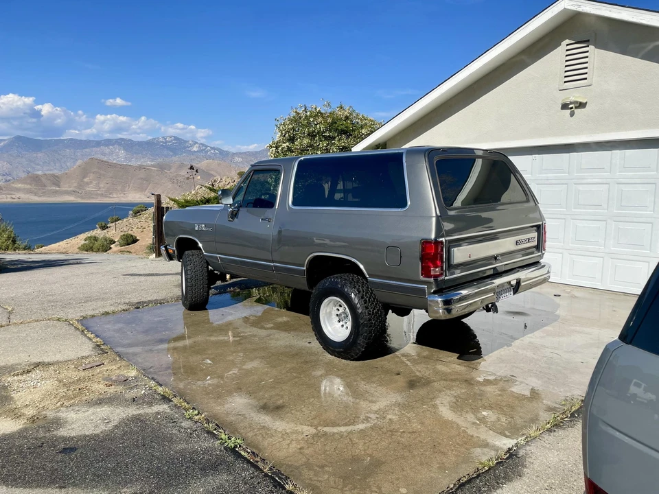 1989 Dodge Ramcharger - Image 9 of 31