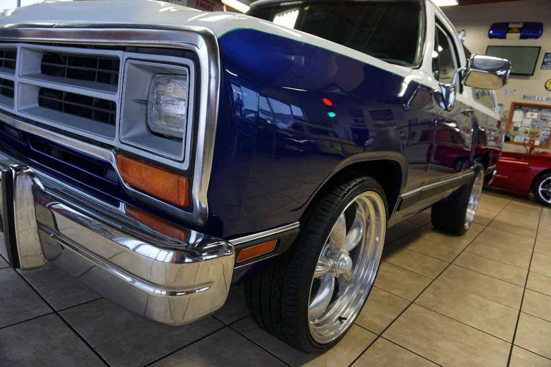 1989 Dodge Ramcharger - Image 13 of 21