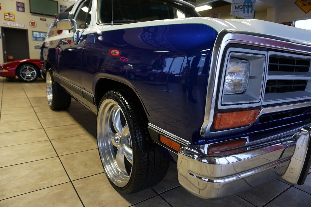 1989 Dodge Ramcharger - Image 15 of 21
