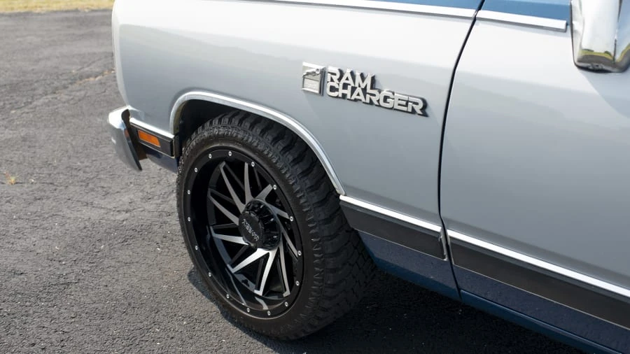 1989 Dodge Ramcharger - Image 4 of 13