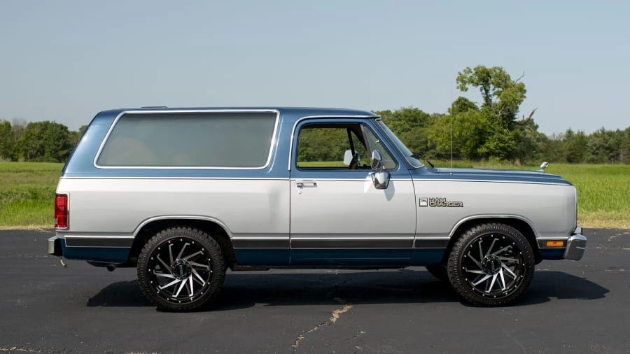 1989 Dodge Ramcharger - Image 2 of 13
