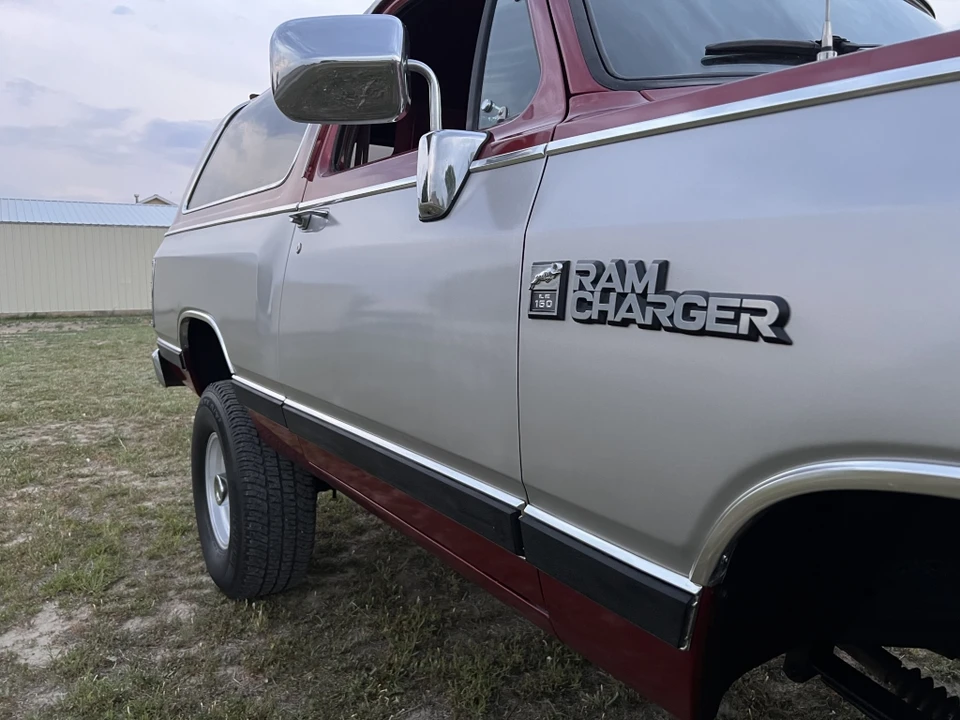 1989 Dodge Ramcharger - Image 20 of 31