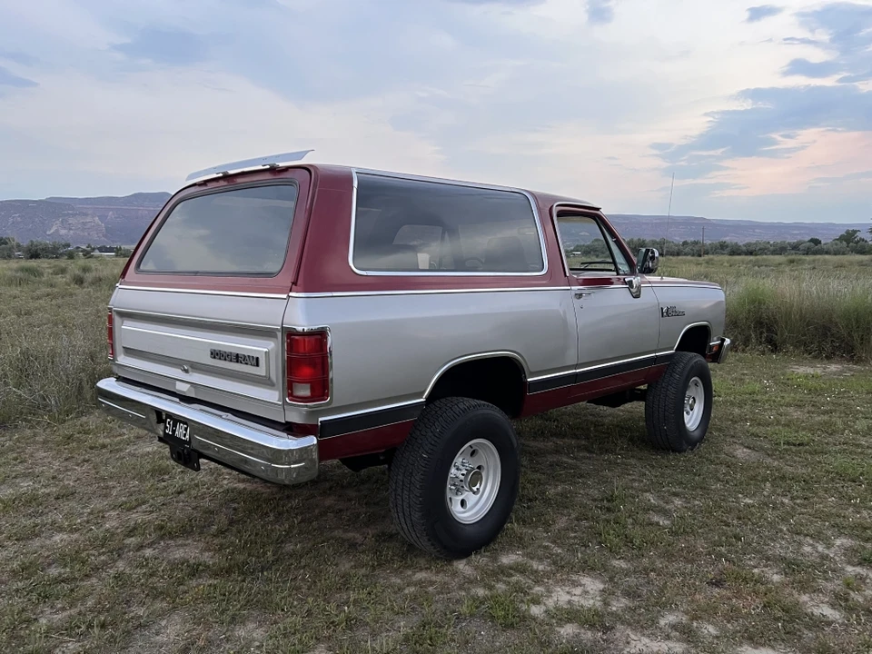 1989 Dodge Ramcharger - Image 13 of 31