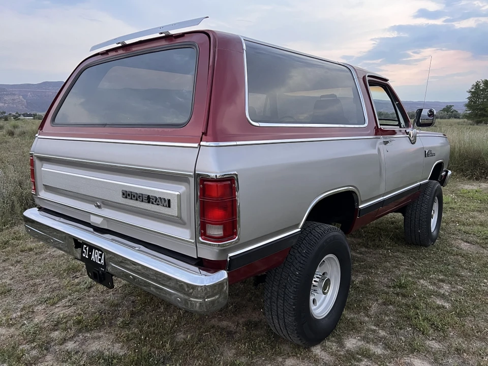 1989 Dodge Ramcharger - Image 11 of 31