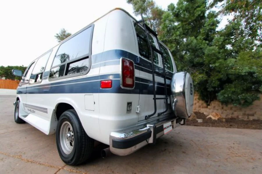1989 Dodge Ram Van - Image 3 of 10