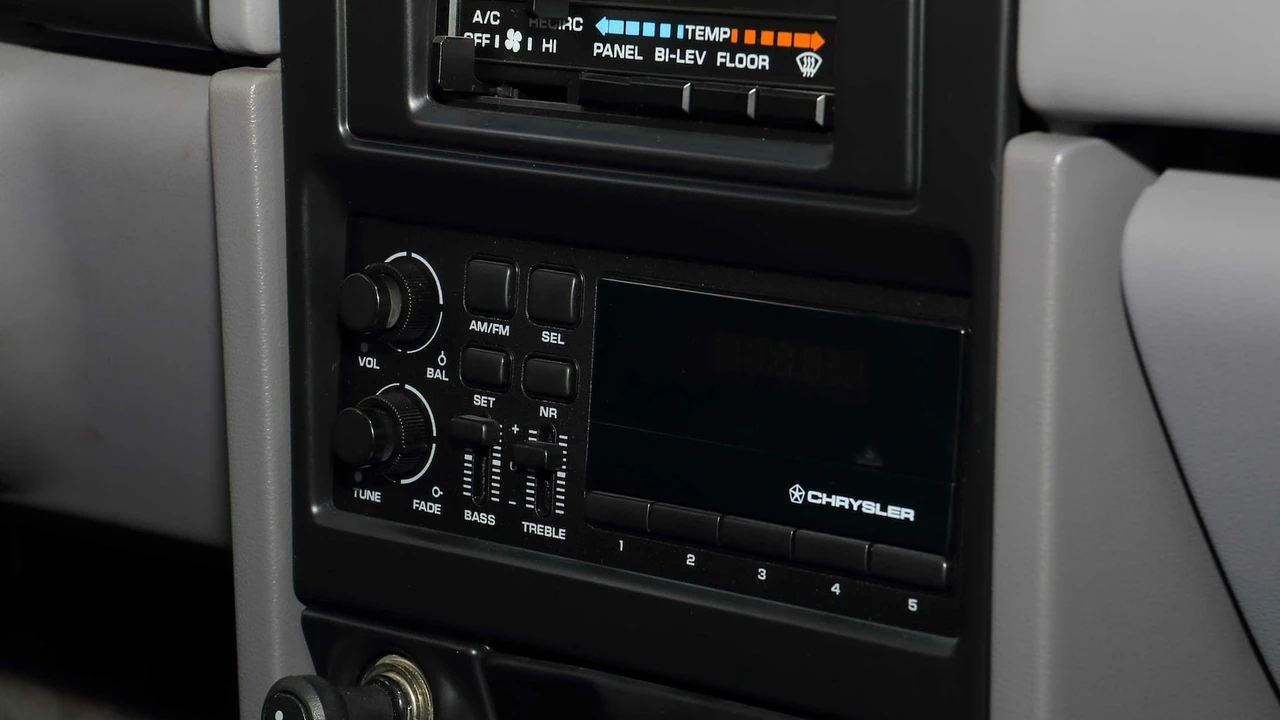 1989 Dodge Shelby CSX - Image 20 of 25