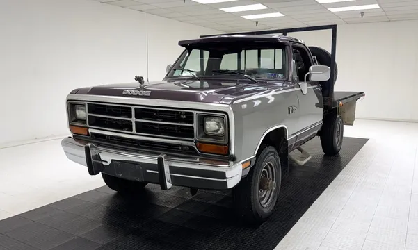 1989 Dodge W250 LE 4x4 Flatbed Pickup