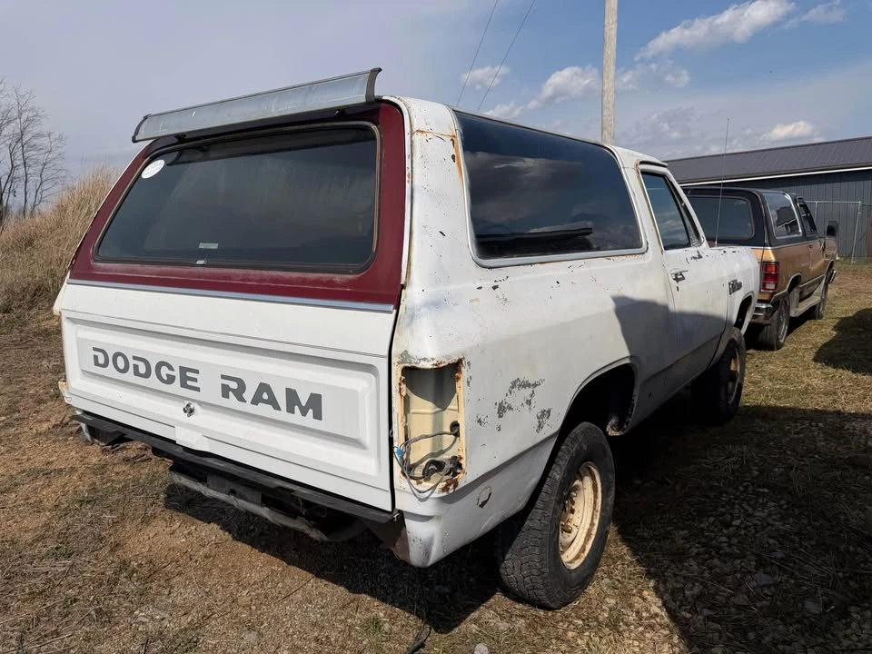 1989 Dodge Ramcharger - Image 13 of 20