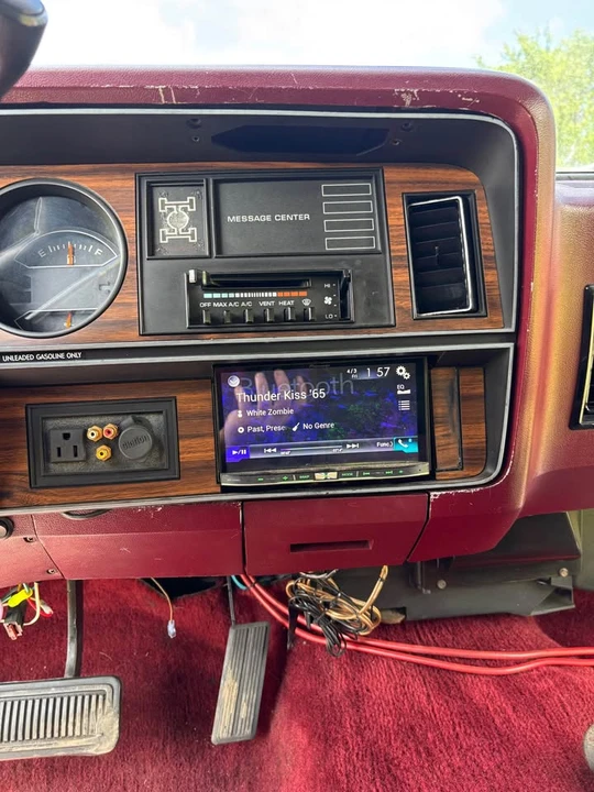 1989 Dodge Ramcharger - Image 8 of 11