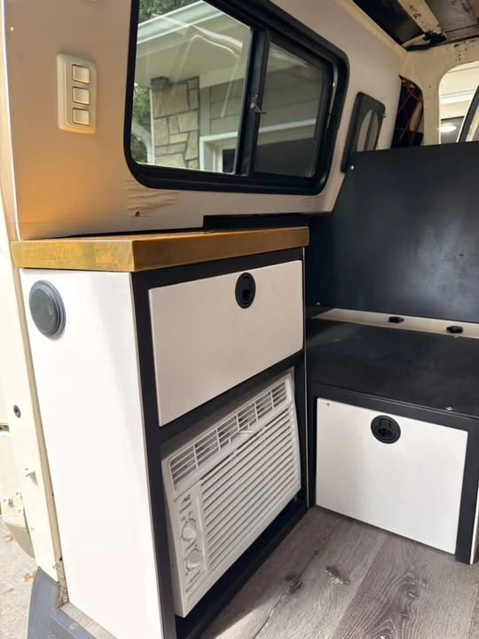 1989 Dodge Ram Van - Image 12 of 19