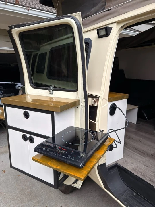 1989 Dodge Ram Van - Image 13 of 19
