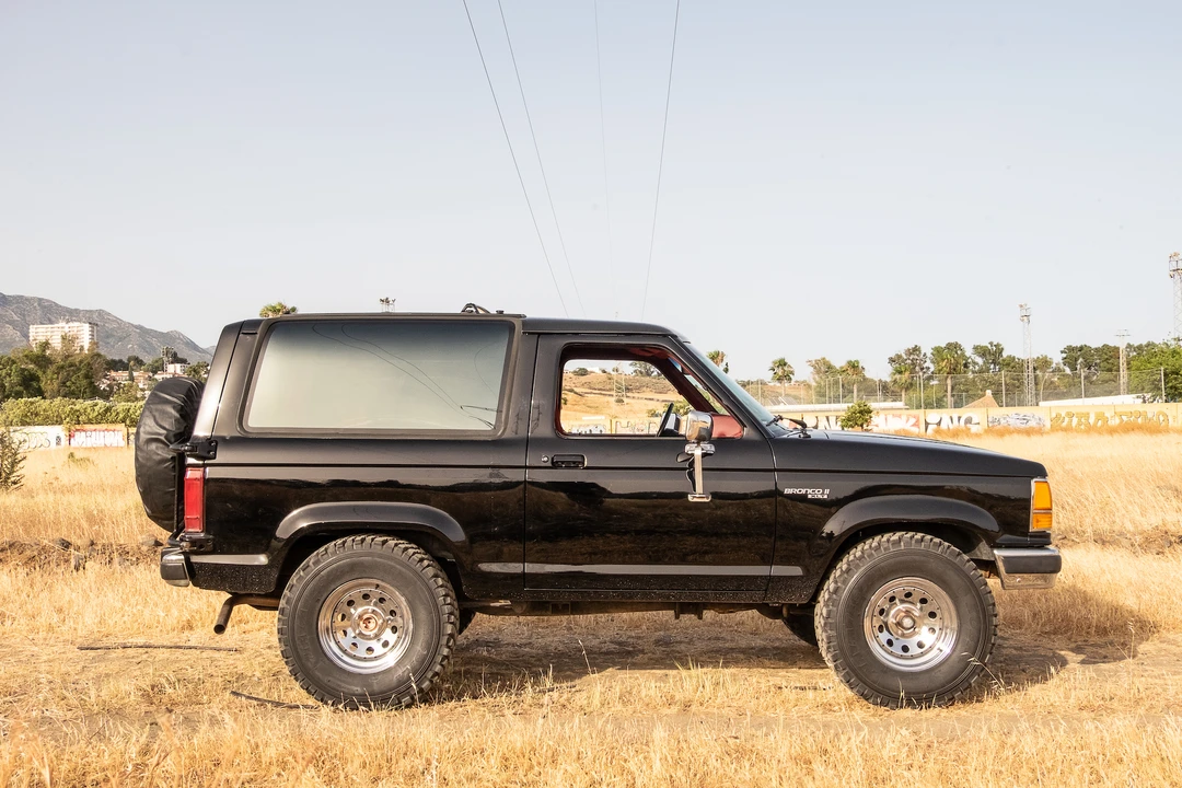 1989 Ford Bronco II - Image 10 of 31