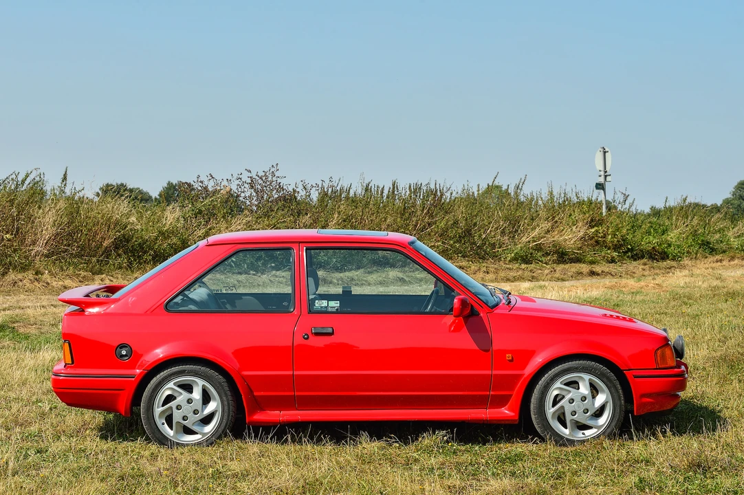 1989 Ford Escort - Image 17 of 31