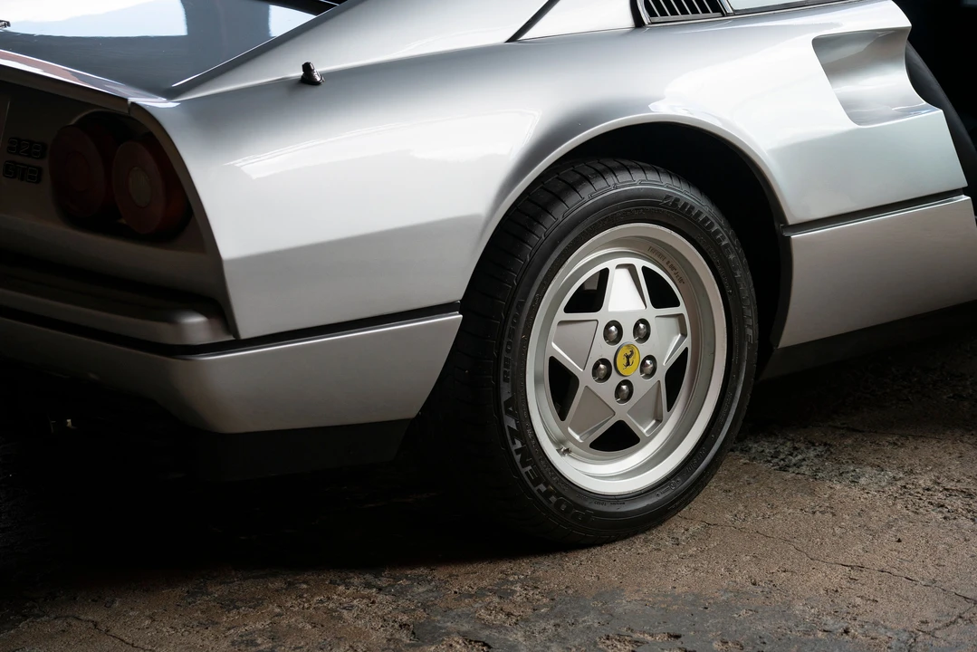 1989 Ferrari 328 GTB - Image 15 of 31