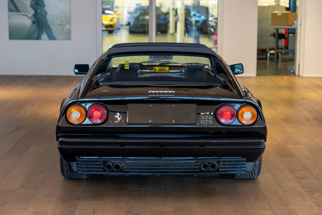 1989 Ferrari 328 GTS - Image 9 of 31