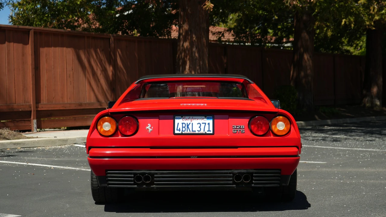 1989 Ferrari 328 GTS - Image 8 of 31