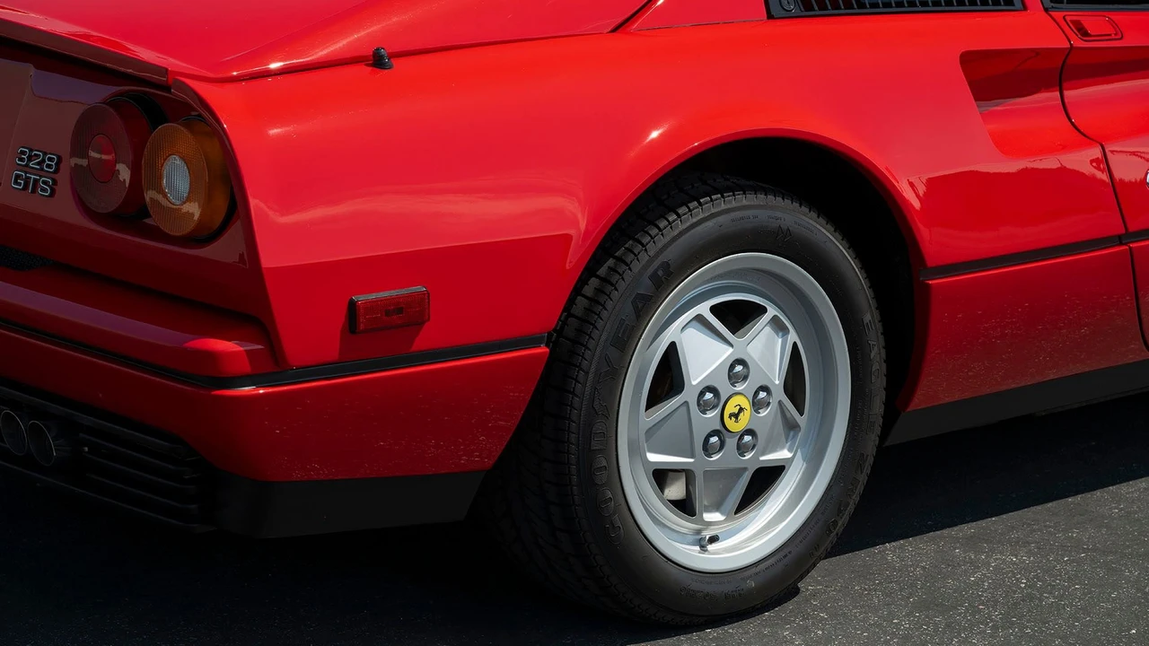 1989 Ferrari 328 GTS - Image 28 of 31