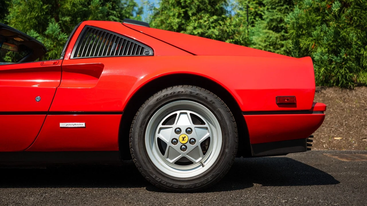 1989 Ferrari 328 GTS - Image 21 of 31