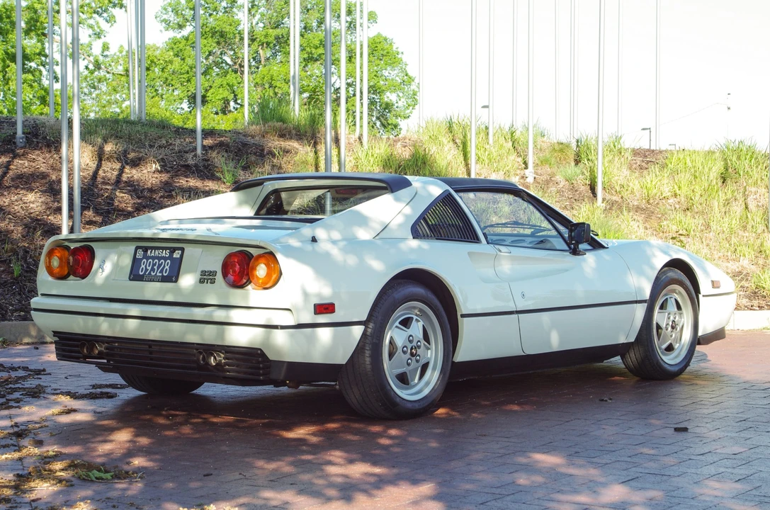 1989 Ferrari 328 GTS - Image 25 of 31