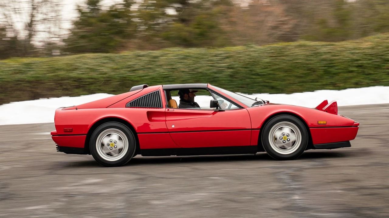1989 Ferrari 328 GTS - Image 9 of 31