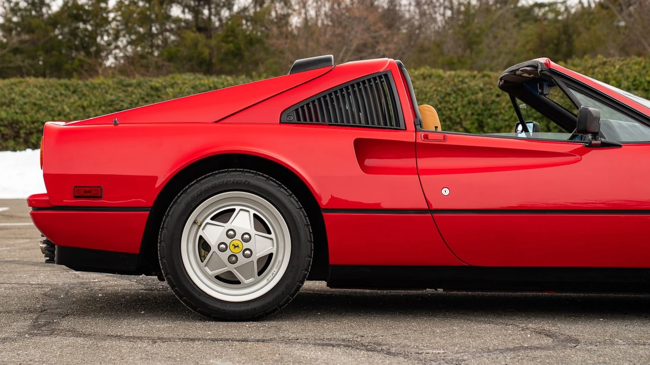 1989 Ferrari 328 GTS - Image 17 of 31