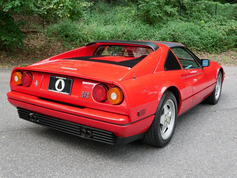 1989 Ferrari 328 GTS - Image 9 of 31